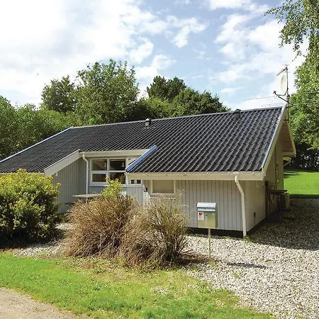Holiday home Holiday Gyldenrisvej V Skattebolle